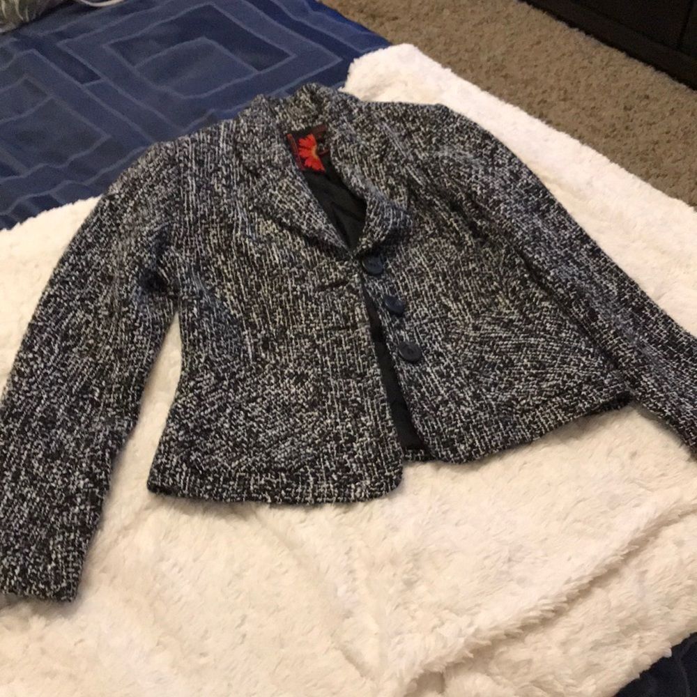 Cute Debbie shuchat collection tweed jacket size 8!